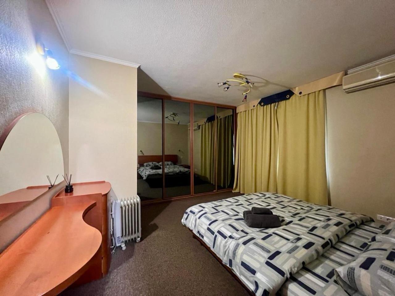 Apartment In The Center Of Kiev Buitenkant foto